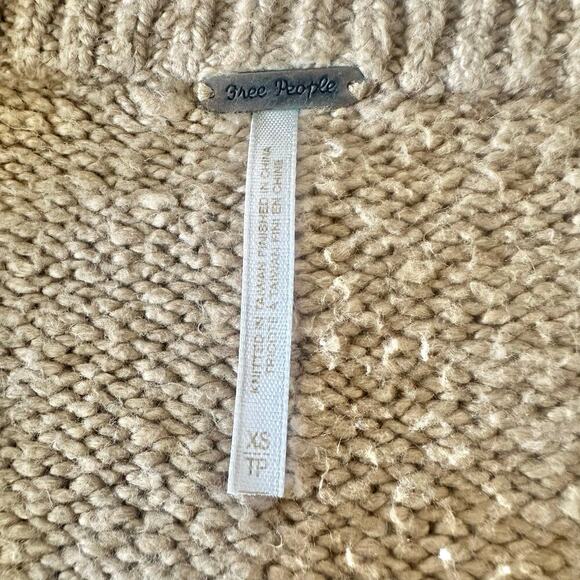 Free People Brookside Tunic Knit Boho Tan
Oversized Slouchy Sweater XS Fits most - Picture 5 of 8